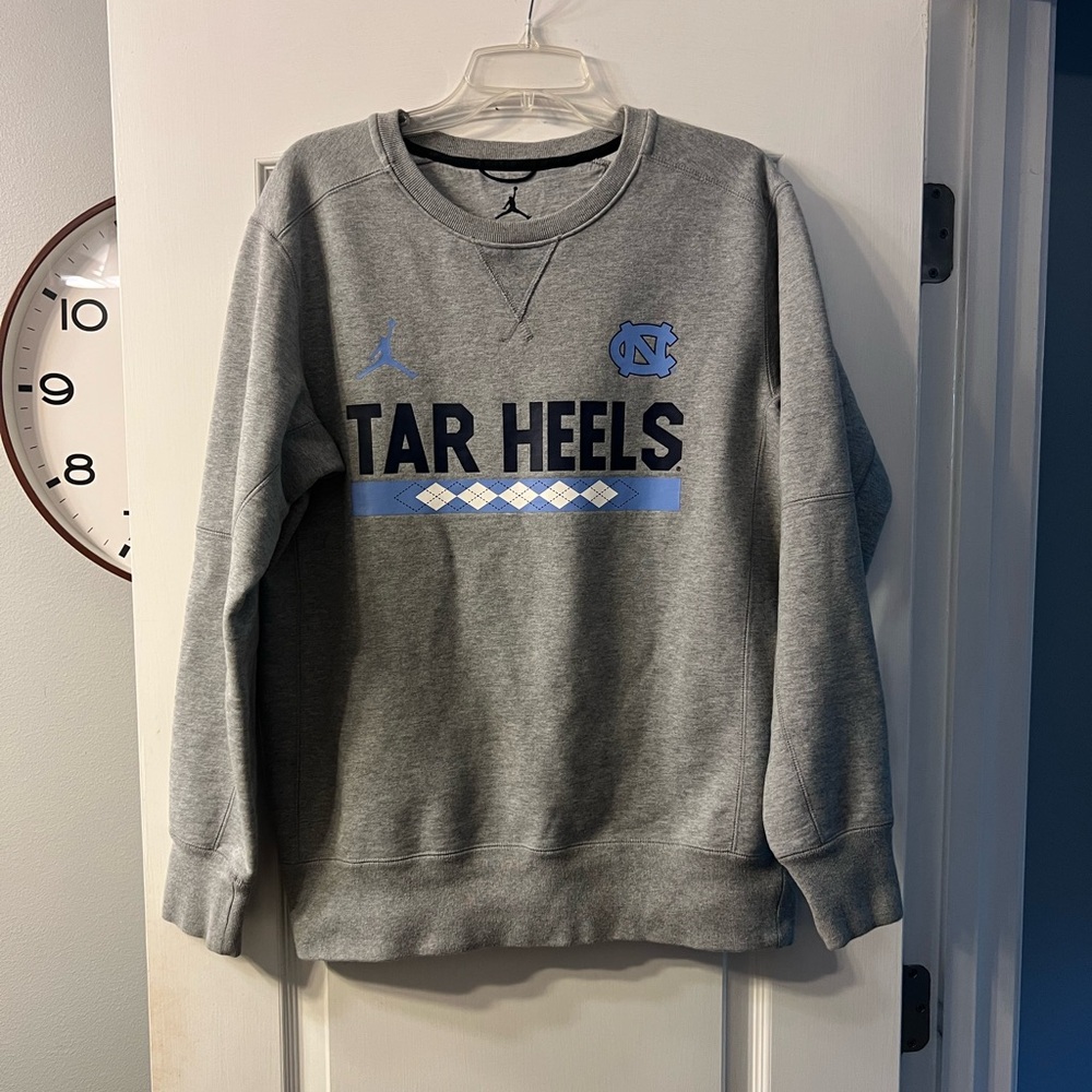NC Tarheels heavy sweatshirt size M